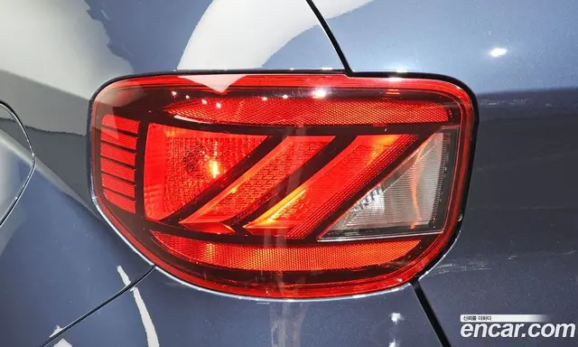 Hyundai Venue 2021 1.6 автомат (гидро), миниатюра 9