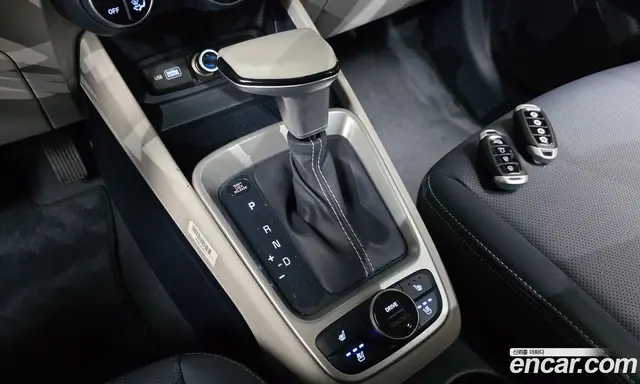 Hyundai Venue 2022 1.6 автомат (гидро), миниатюра 12