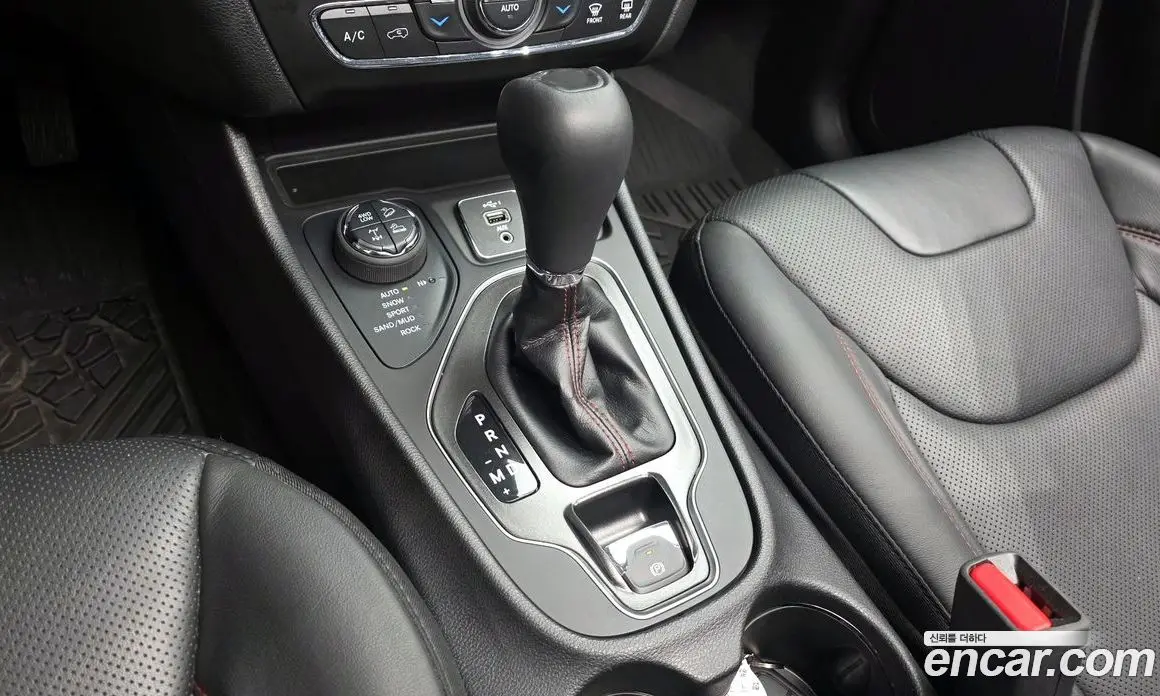 Jeep Cherokee 2021 3.2 автомат (гидро), фото 12