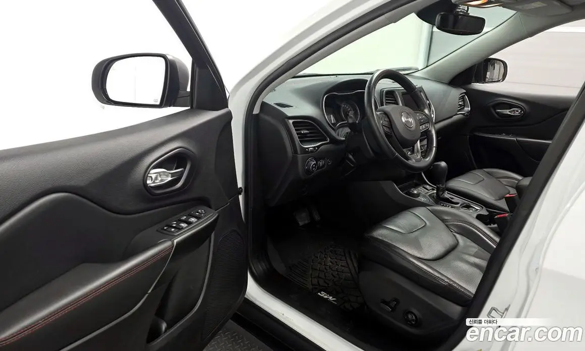 Jeep Cherokee 2021 3.2 автомат (гидро), фото 13