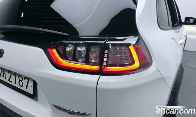 Jeep Cherokee 2021 3.2 автомат (гидро), миниатюра 9