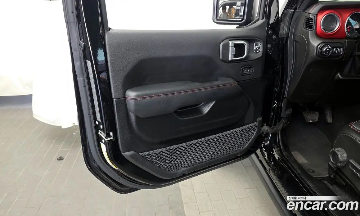 Jeep Wrangler 2020 2.0 автомат (гидро), фото 14 Jeep Wrangler 2020 2.0 автомат (гидро), фото 14
