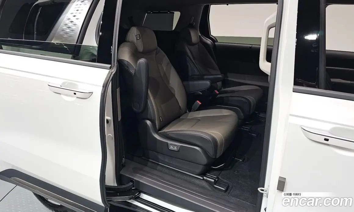 Kia Carnival 2024 3.5 автомат (гидро), фото 17
