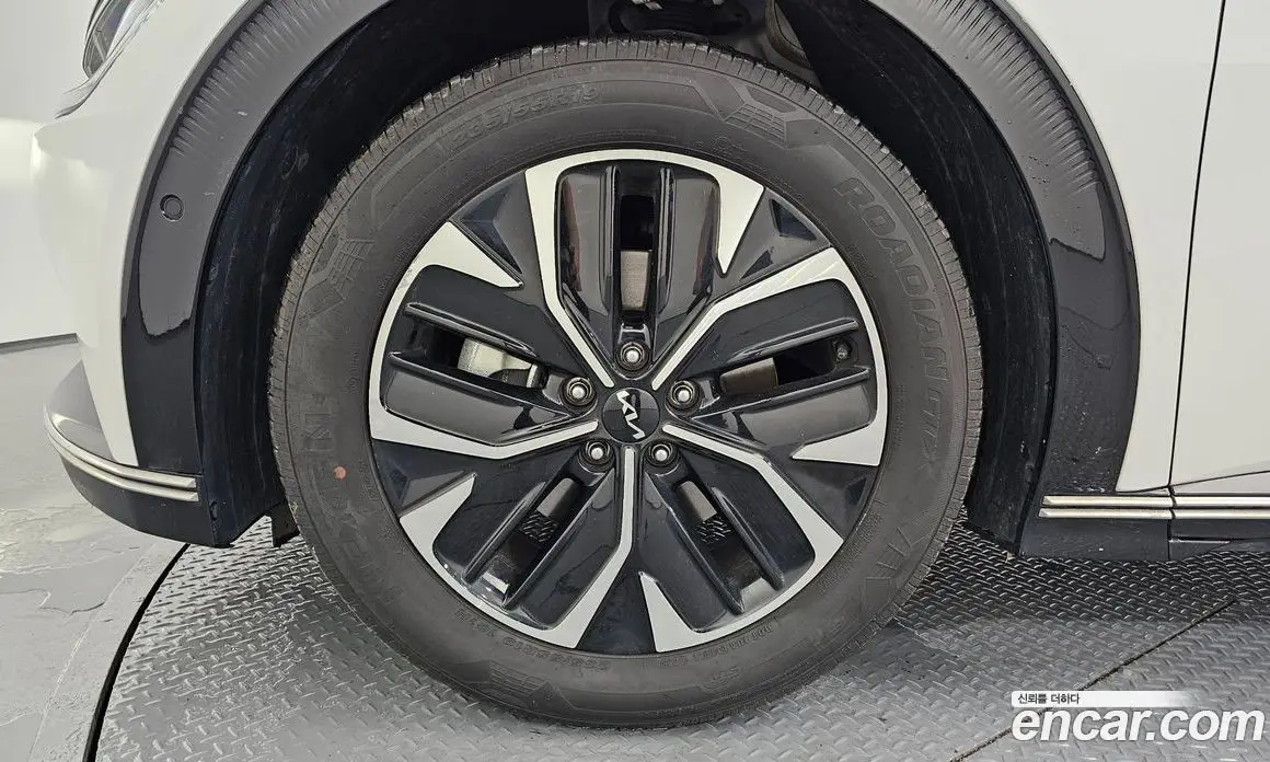 Kia EV6 2022 0.1 автомат (гидро), фото 5 Kia EV6 2022 0.1 автомат (гидро), фото 5