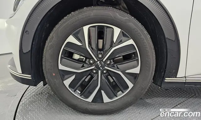 Kia EV6 2022 0.1 автомат (гидро), миниатюра 5 Kia EV6 2022 0.1 автомат (гидро), миниатюра 5