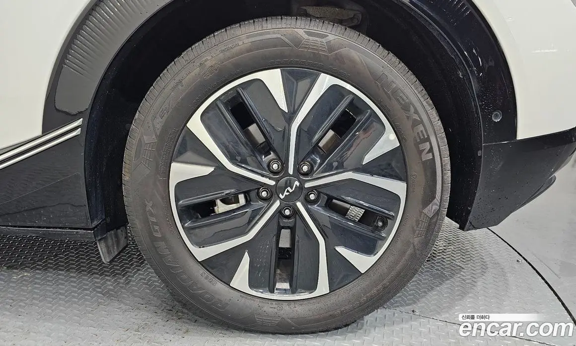 Kia EV6 2022 0.1 автомат (гидро), фото 7 Kia EV6 2022 0.1 автомат (гидро), фото 7