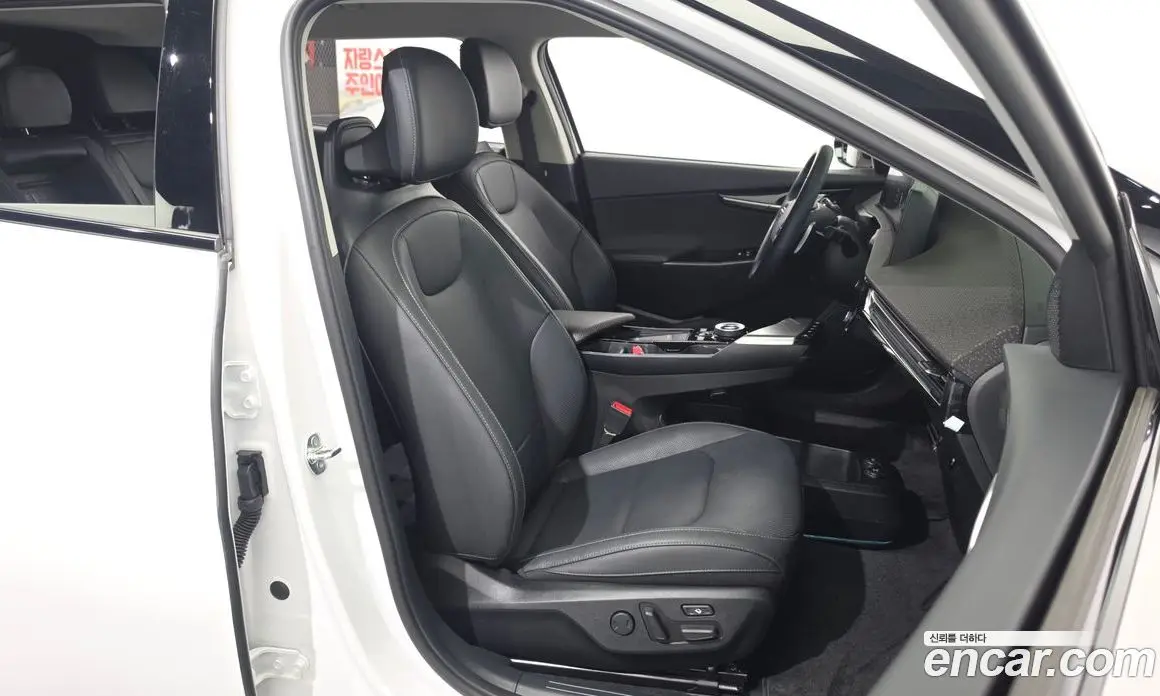 Kia EV6 2024 0.2 автомат (гидро), фото 16 Kia EV6 2024 0.2 автомат (гидро), фото 16
