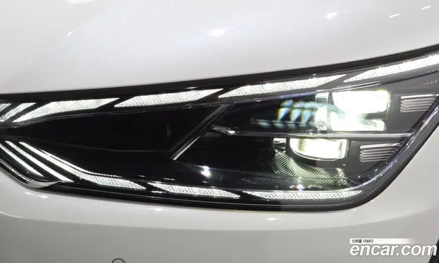 Kia EV6 2024 0.2 автомат (гидро), миниатюра 8 Kia EV6 2024 0.2 автомат (гидро), миниатюра 8