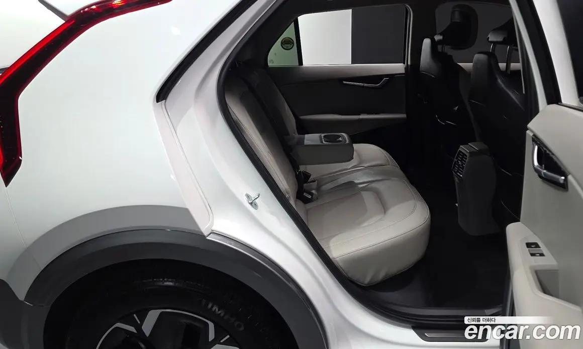 Kia Niro 2022 0.2 автомат (гидро), фото 17 Kia Niro 2022 0.2 автомат (гидро), фото 17
