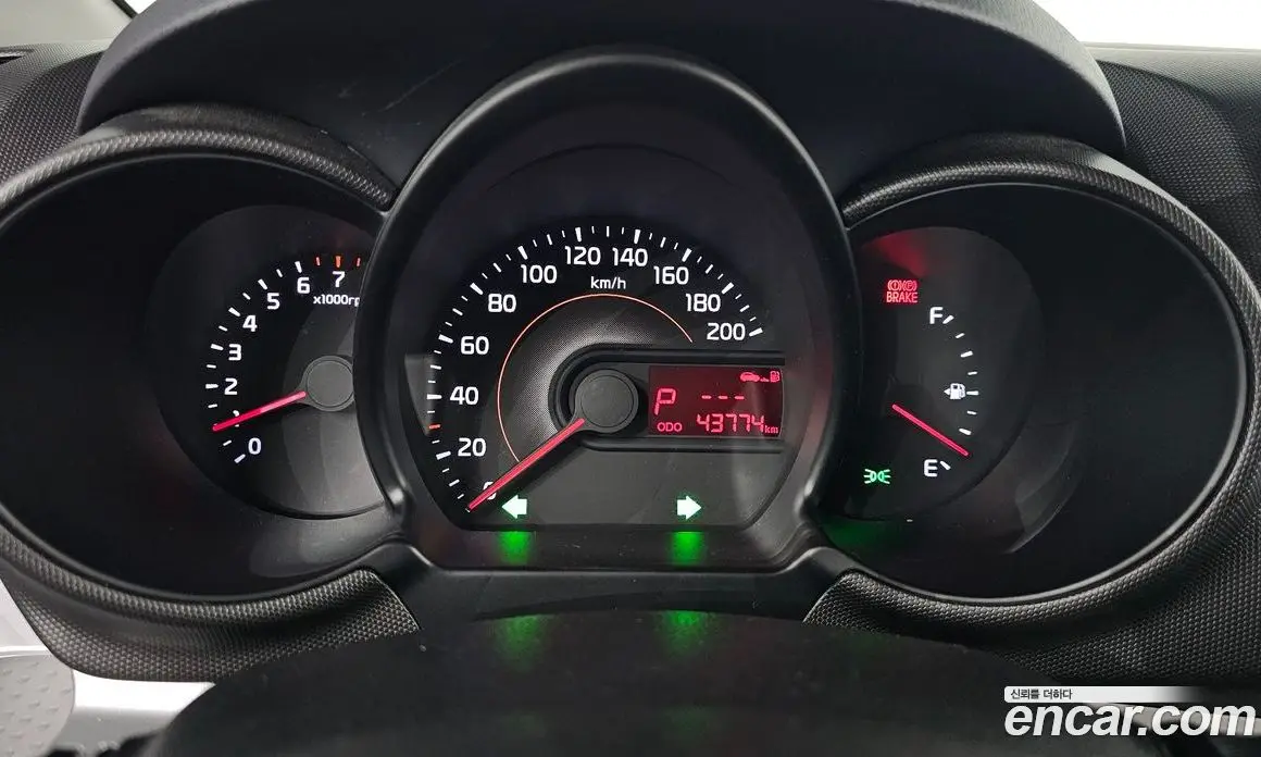 Kia Ray 2019 1.0 автомат (гидро), фото 10