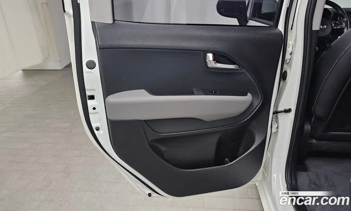 Kia Ray 2022 1.0 автомат (гидро), фото 15