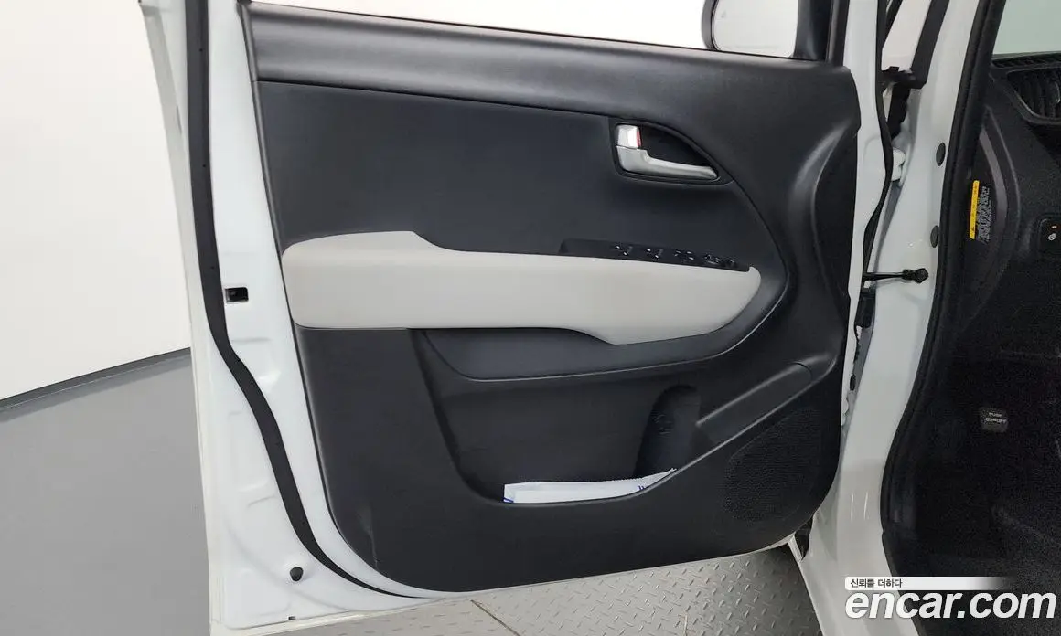 Kia Ray 2023 1.0 автомат (гидро), фото 14