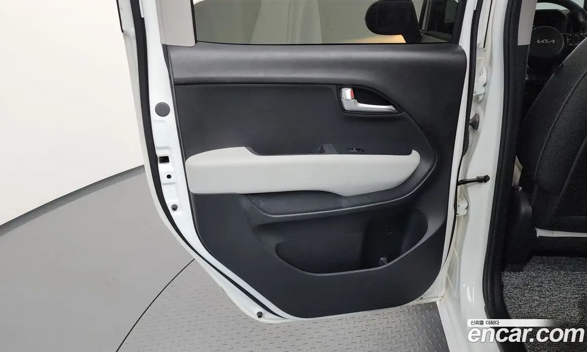 Kia Ray 2023 1.0 автомат (гидро), фото 15