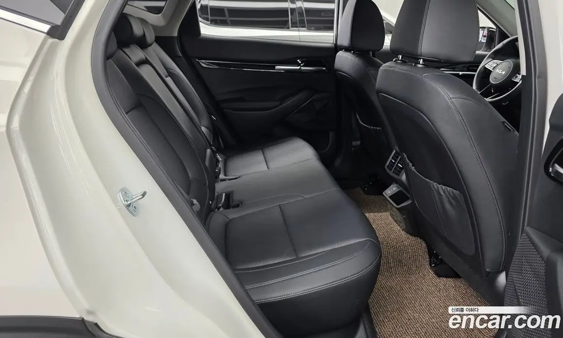Kia Seltos 2023 1.6 автомат (гидро), фото 17 Kia Seltos 2023 1.6 автомат (гидро), фото 17