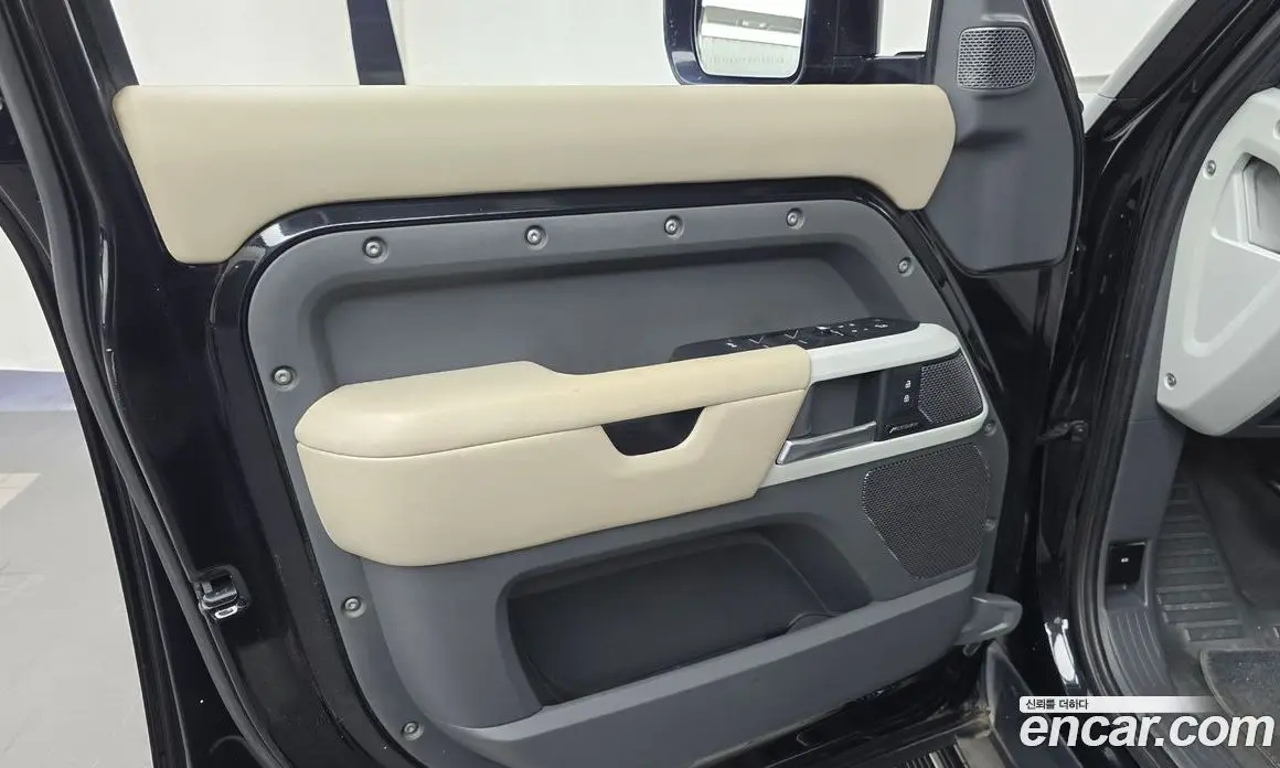 Land Rover Defender 2021 3.0 автомат (гидро), фото 14