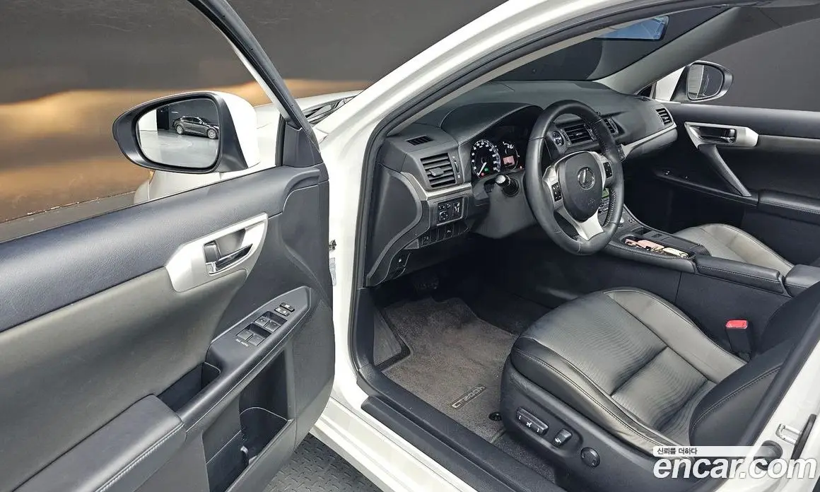 Lexus CT200h 2012 1.8 автомат (гидро), фото 12