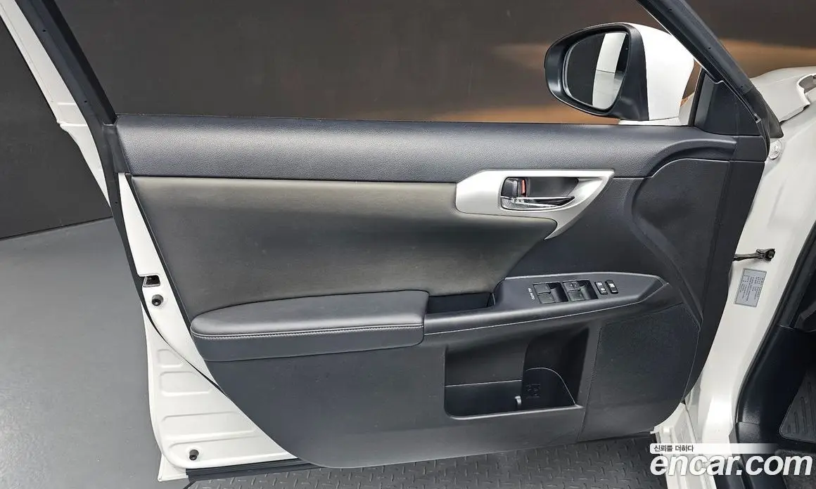 Lexus CT200h 2012 1.8 автомат (гидро), фото 13