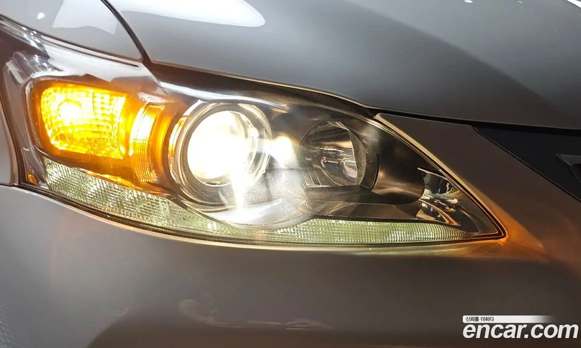 Lexus CT200h 2012 1.8 автомат (гидро), фото 7