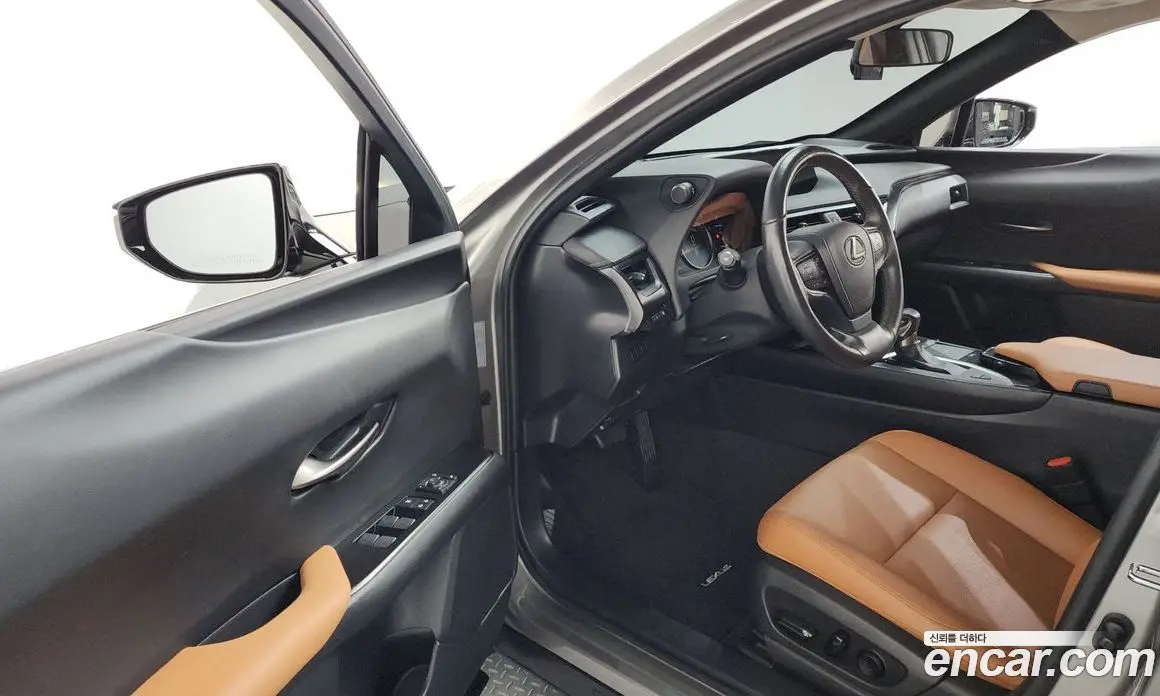 Lexus UX 2019 2.0 автомат (гидро), фото 13