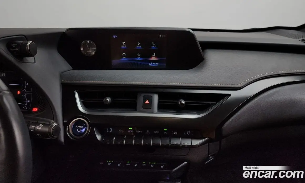 Lexus UX 2019 2.0 автомат (гидро), фото 18