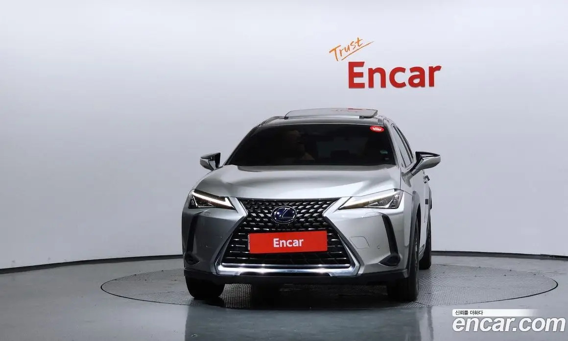 Lexus UX 2019 2.0 автомат (гидро), фото 3