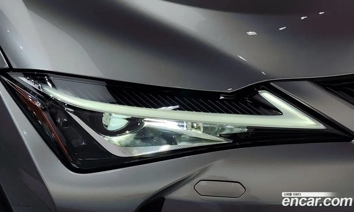 Lexus UX 2019 2.0 автомат (гидро), фото 8
