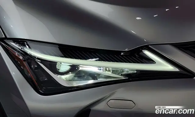 Lexus UX 2019 2.0 автомат (гидро), миниатюра 8
