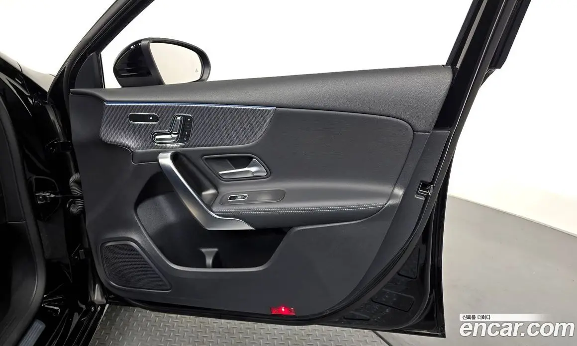 Mercedes-Benz A-Class 2025 2.0 автомат (гидро), фото 14