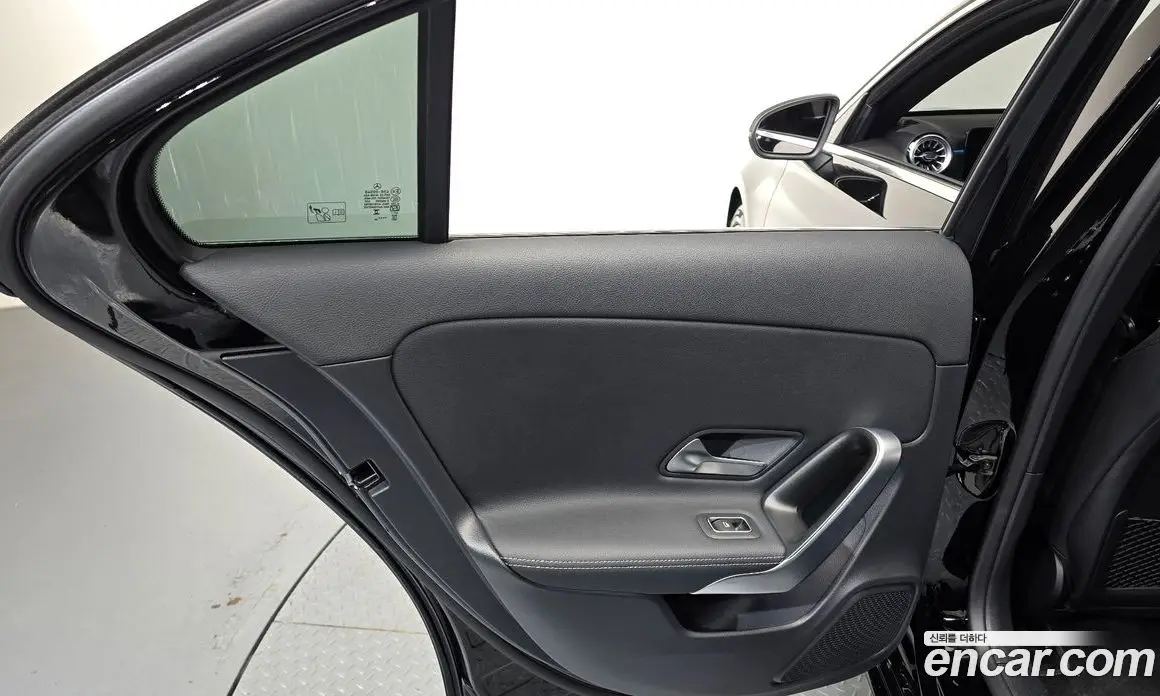 Mercedes-Benz A-Class 2025 2.0 автомат (гидро), фото 15