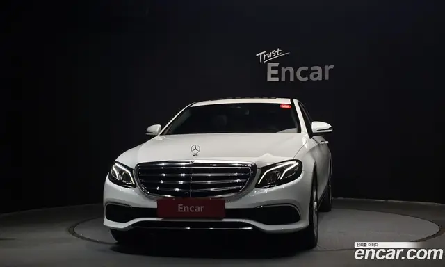 Mercedes-Benz E-Class 2017 2.0 автомат (гидро), миниатюра 3
