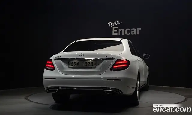 Mercedes-Benz E-Class 2017 2.0 автомат (гидро), миниатюра 4