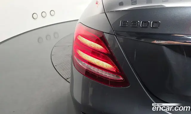 Mercedes-Benz E-Class 2019 2.0 автомат (гидро), миниатюра 9