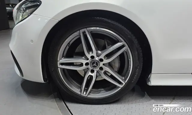 Mercedes-Benz E-Class 2019 1.9 автомат (гидро), миниатюра 5