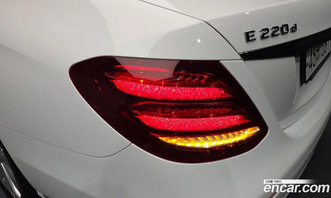 Mercedes-Benz E-Class 2019 1.9 автомат (гидро), фото 9 Mercedes-Benz E-Class 2019 1.9 автомат (гидро), фото 9