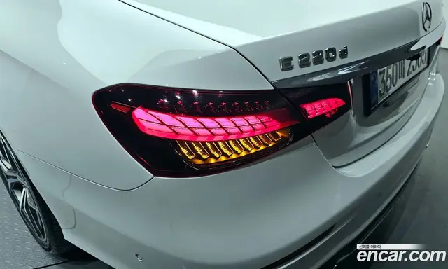 Mercedes-Benz E-Class 2020 1.9 автомат (гидро), миниатюра 9