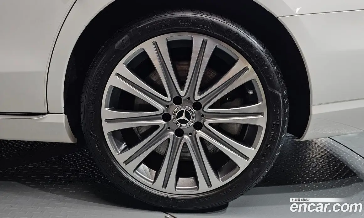 Mercedes-Benz E-Class 2022 3.0 автомат (гидро), фото 6 Mercedes-Benz E-Class 2022 3.0 автомат (гидро), фото 6