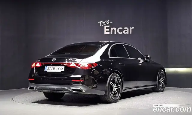 Mercedes-Benz E-Class 2024 2.0 автомат (гидро), миниатюра 2