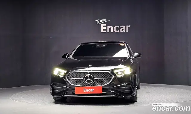 Mercedes-Benz E-Class 2024 2.0 автомат (гидро), миниатюра 3