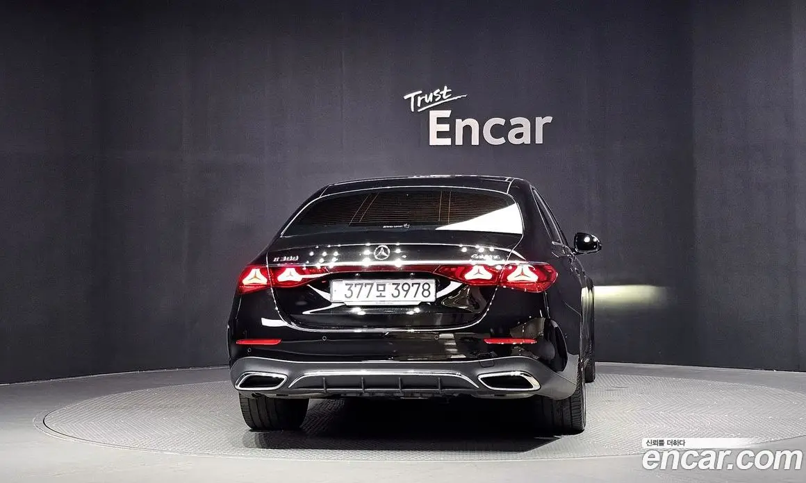 Mercedes-Benz E-Class 2024 2.0 автомат (гидро), фото 4