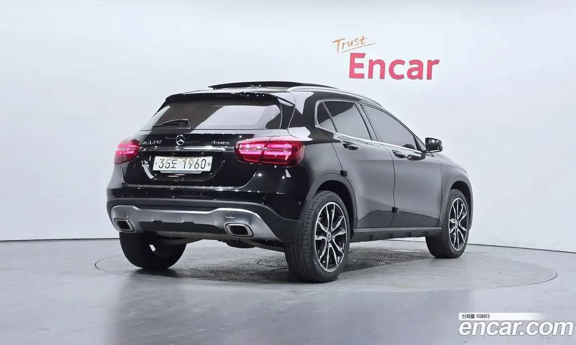 Mercedes-Benz GLA-Class 2018 2.0 автомат (гидро), фото 2 Mercedes-Benz GLA-Class 2018 2.0 автомат (гидро), фото 2