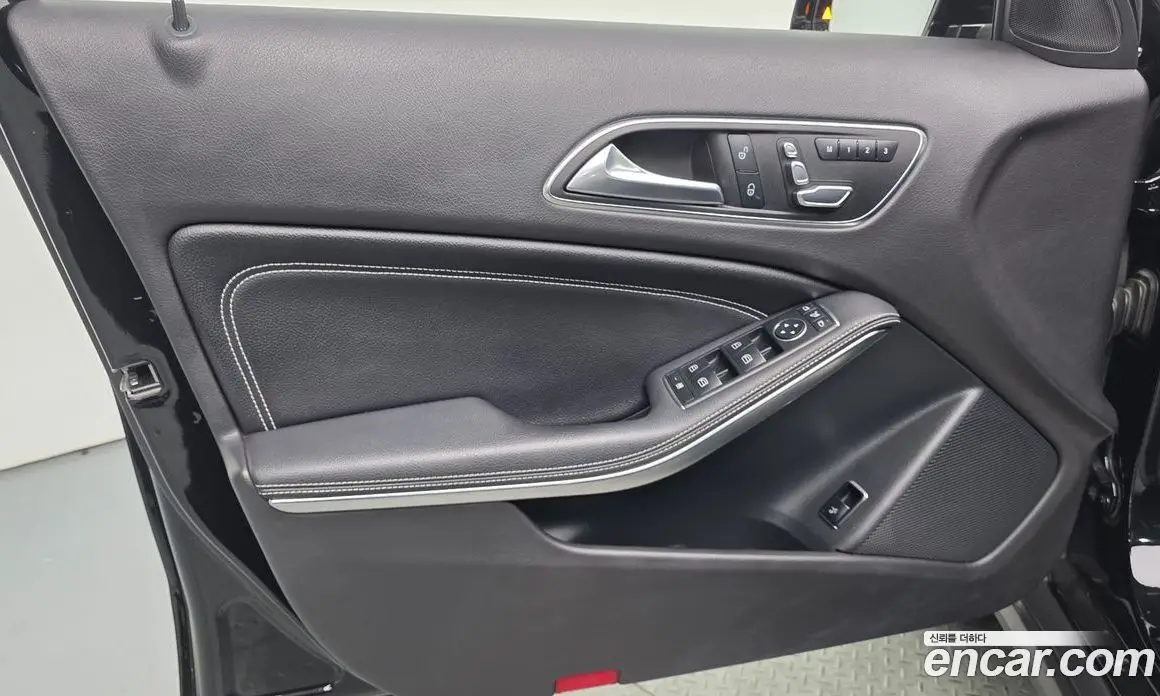 Mercedes-Benz GLA-Class 2018 2.0 автомат (гидро), фото 14 Mercedes-Benz GLA-Class 2018 2.0 автомат (гидро), фото 14