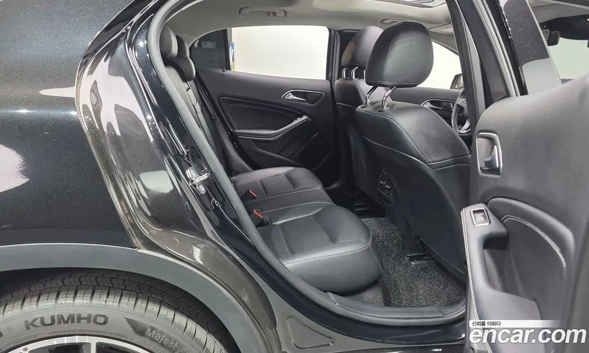 Mercedes-Benz GLA-Class 2018 2.0 автомат (гидро), фото 18 Mercedes-Benz GLA-Class 2018 2.0 автомат (гидро), фото 18