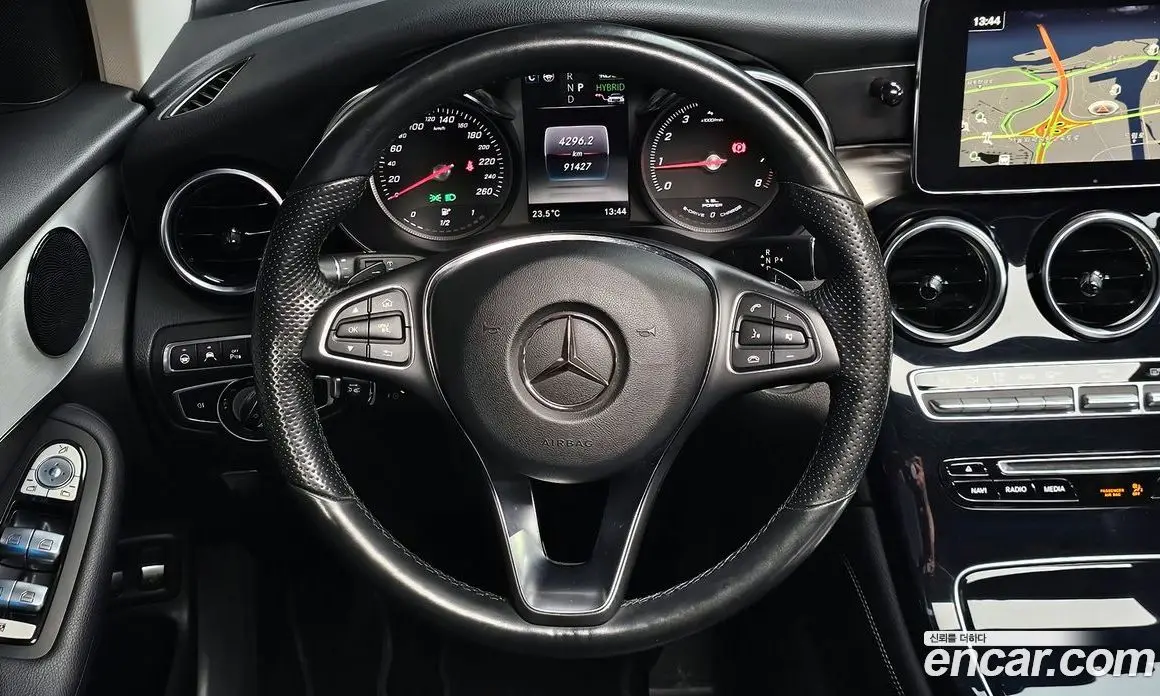 Mercedes-Benz GLC-Class 2018 2.0 автомат (гидро), фото 20 Mercedes-Benz GLC-Class 2018 2.0 автомат (гидро), фото 20