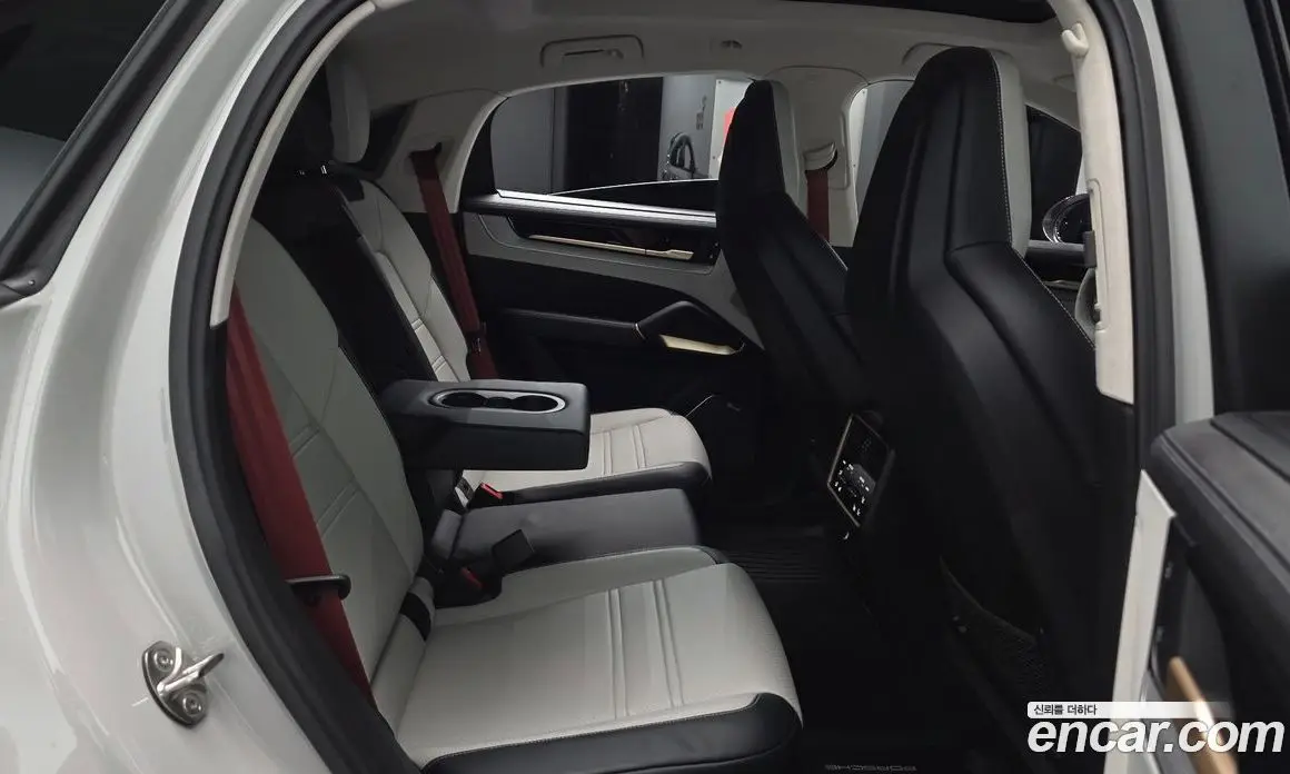 Porsche Cayenne 2024 3.0 автомат (гидро), фото 16