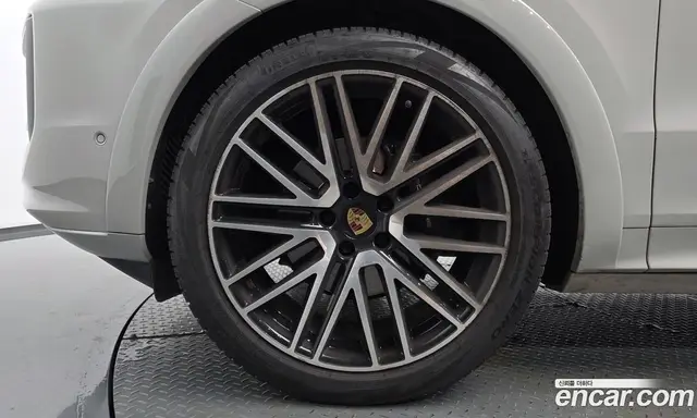 Porsche Cayenne 2024 3.0 автомат (гидро), миниатюра 4