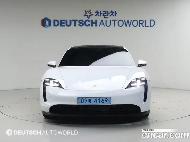 Porsche Taycan 2023 автомат (гидро), миниатюра 3 Porsche Taycan 2023 автомат (гидро), миниатюра 3