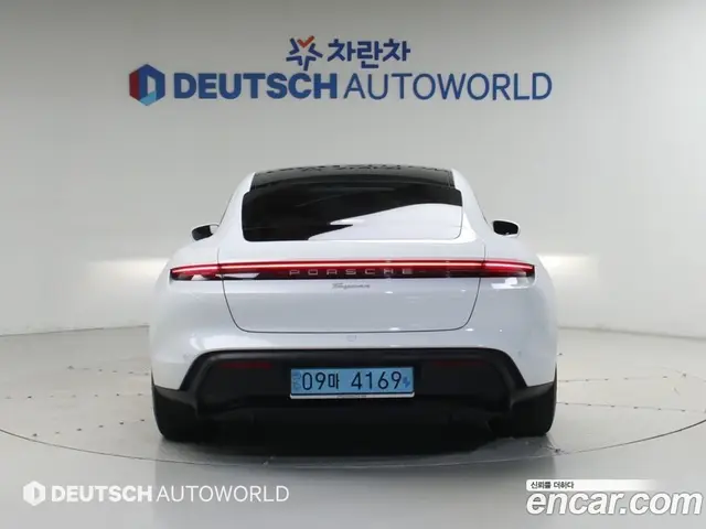 Porsche Taycan 2023 автомат (гидро), миниатюра 4 Porsche Taycan 2023 автомат (гидро), миниатюра 4