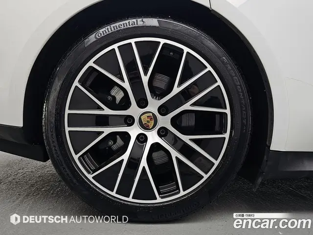 Porsche Taycan 2023 автомат (гидро), миниатюра 5 Porsche Taycan 2023 автомат (гидро), миниатюра 5