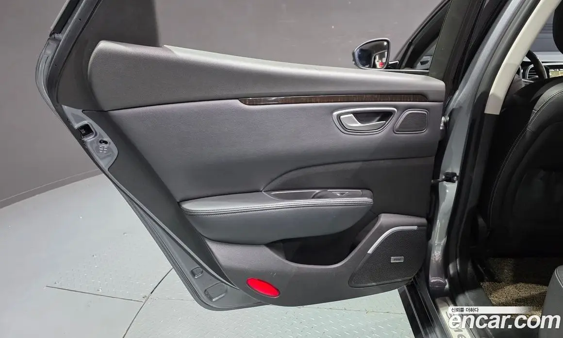 Renault (Samsung) SM6 2016 1.6 автомат (гидро), фото 15 Renault (Samsung) SM6 2016 1.6 автомат (гидро), фото 15