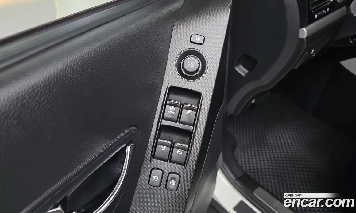 SsangYong Korando 2013 2.0 автомат (гидро), фото 17